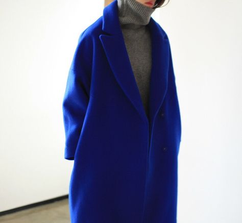 Blue Coat, Blue Coats, Minimal Chic, Casual Chic Style, Inspiration Mode, Minimal Fashion, Dandy, Winter Style, Her Style