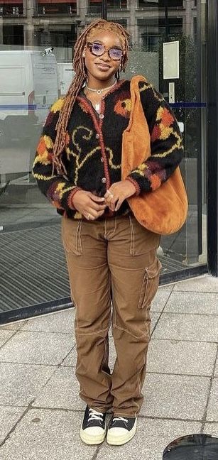 What Colours Go With Brown Clothes, Lunch Date Outfit Cold Weather, Big E Outfit Ideas, Earthy Girl Outfits Black Women Winter, School Outfits Earthy, Eathy Girl Outfits, Fall Boho Outfits Black Women, Kaytranada Aesthetic Outfit, Black Women Fall Aesthetic