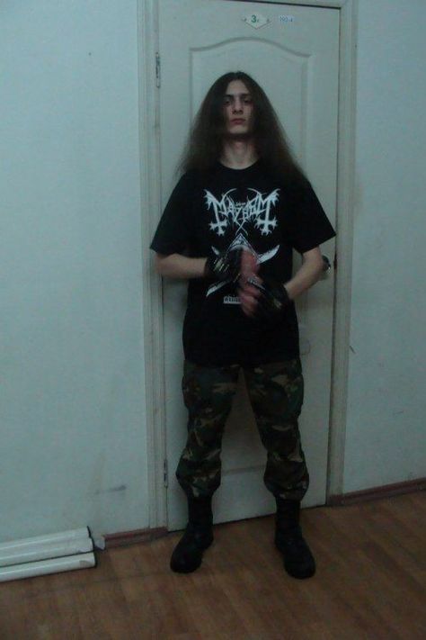 Black Metal Outfit Men, Metalhead Guy Outfit, Long Hair Metalhead, Metalhead Outfit Men, Metal Style Men, Metal Outfit Men, Metalhead Clothes, Metalhead Boy, Goth Guy Aesthetic