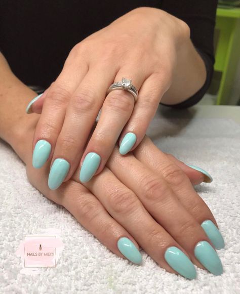 Mint Oval Nails, Aqua Nails Aesthetic, Aquamarine Almond Nails, Robbins Egg Blue Nails, Mint Blue Nails Design, Aqua Blue Nails Turquoise, Mint Teal Nails, Seafoam Blue Nails, Teal Oval Nails