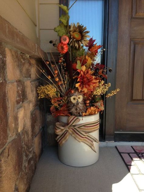 Diy Fall Front Porch Decor, Country Thanksgiving Decorations, Country Thanksgiving, Thanksgiving Decorations Outdoor, Fall Yard Decor, Fall Front Porch Decor Ideas, Porch Diy, Front Porch Decor Ideas, Garden Tattoo