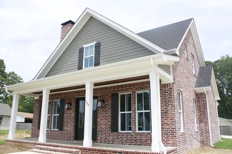 House Exterior Red Brick, St Louis Brick, House Exterior Makeover, Brick House Exterior Makeover, Craftsman Home Exterior, Brick Exteriors, Red Brick House Exterior, Window Options, Green House Exterior