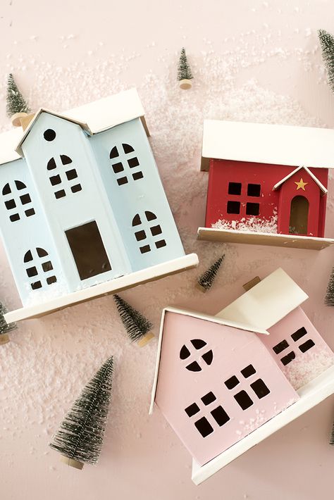 Make this DIY Christmas Village #DIY #printables #freeprintables #holiday Diy Christmas Decorations For Home, Putz House, Diy Christmas Village, Wooden Christmas Decorations, Christmas Village Houses, Christmas Houses, Glitter Houses, Paper House, Putz Houses