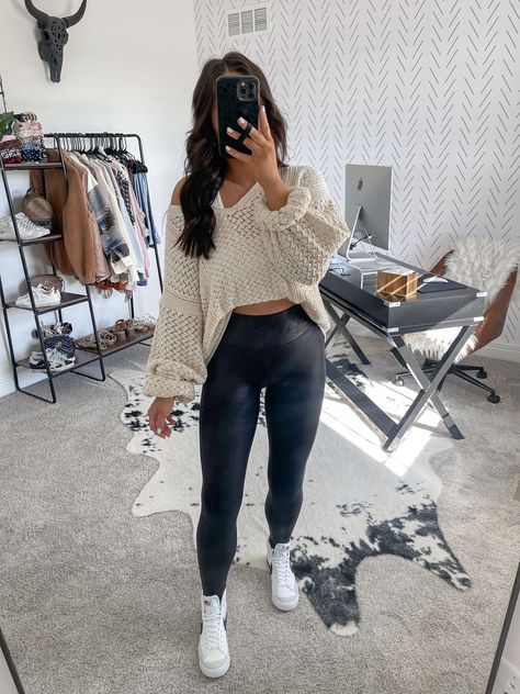 Nike Blazers Outfit Ideas, Trendy Outfits With Leggings, Modern Fits, Nike Blazers Outfit, Faux Leather Leggings Outfit, Trendy Mom Outfits, Edgy Outfit, Leather Leggings Outfit, Cute Outfits With Leggings