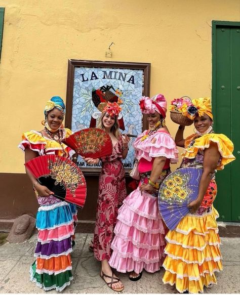 Cuba Culture People, Cuba Traditional Clothing, Cuban Clothing Women, Cuba Party Outfit, Colombian Fashion Traditional, Cuba Aesthetic Outfit, Traditional Cuban Clothing, Cuban Traditional Dress, Jamaican Cultural Outfits