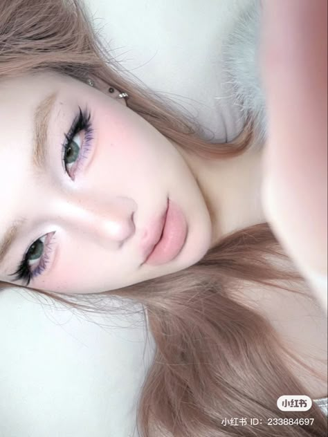 White Eye Makeup, How To Be Pretty, Dark Makeup Looks, Manga Lashes, Trendy Tiktok, Soft Makeup Looks, Fox Eyes, Tiktok Trends, Douyin Makeup