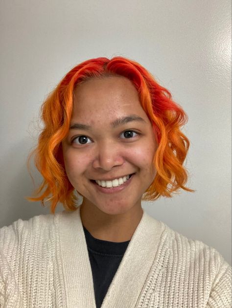 Woman with tan skin and curly hair. The roots of the hair are red and it blends into orange. Orange Hair Tan Skin, Hairdye Ideas, Orange Ombre Hair, Hair Tan Skin, Autumn Hair, Orange Ombre, Naturally Curly Hair, Ombré Hair, Orange Hair