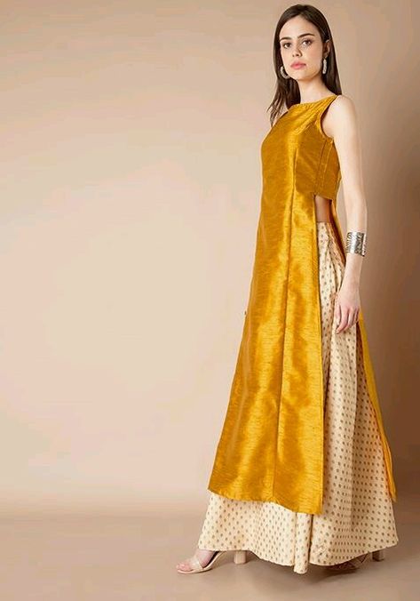 Long Kurti Designs, Salwar Kamiz, Indian Gowns Dresses, Traditional Indian Outfits, Kurti Designs Party Wear, Party Wear Indian Dresses, Dress Indian Style, Indian Suits, Indian Designer Outfits