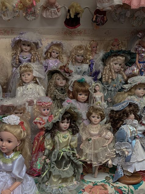 Creepy Doll Collection, Creepy Old Dolls, Porcelain Doll Collection, Antique Doll Collection, Creepy Dolls Aesthetic, Creepy Vintage Dolls, Porcline Dolls Vintage, Porcelain Dolls Creepy, Haunted Doll Aesthetic