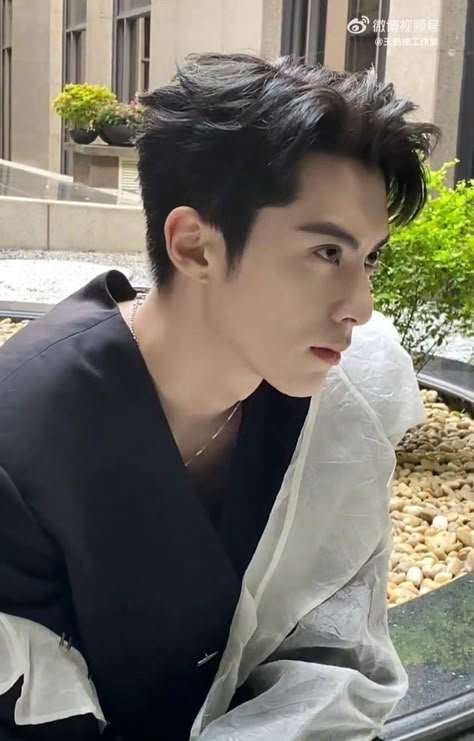 Dylan Wang Boyfriend Material, Dylan Lee, Wang He Di, Lisa Blackpink Instagram, Wang Hedi, Cute Couples Cuddling, Shadow Bone, Boy Idols, Dylan Wang