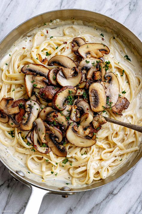 Creamy Mushroom Pasta - #pasta #mushroom #recipe #eatwell101 - This 30-minute creamy mushroom pasta is the perfect weeknight indulgence for any pasta lover! - #recipe by #eatwell101® Mushroom Carbonara Recipe, Cremini Mushroom Pasta, Mezzelune Pasta, Crimini Mushroom Recipes, Crimini Mushrooms Recipes, Pasta Mushroom Recipes, Mushroom Cream Sauce Pasta, Shrimp Mushroom Pasta, Sausage Mushroom Pasta