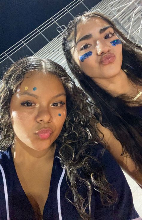 Hoco Football Game Face Paint Ideas, Face Paint Ideas For Volleyball Games, Spirit Week Makeup Ideas, Fnl Makeup, Eyeblack Designs Football, Homecoming Game Face Paint, Face Paint Ideas For School Spirit, Football Game Paint, Volleyball Face Paint