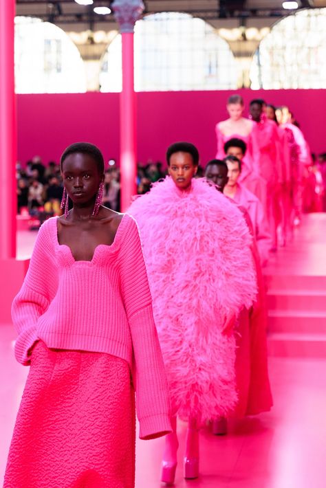 Fall 2022’s Most-Viewed Shows on Vogue Runway | Vogue Valentino Fall 2022, Valentino Runway, Cropped Cable Knit Sweater, Barbie Core, What Is Fashion, Everything Pink, Fall 2022, Pink Aesthetic, Pink Fashion