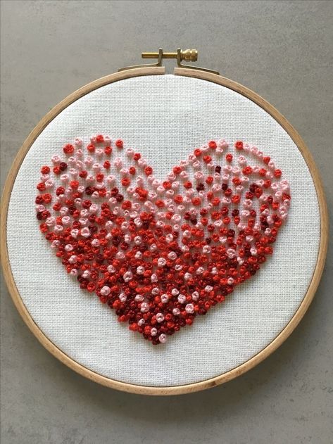 Heart Embroidery Patterns, Embroidery Patterns Flowers, Flowers Hand Embroidery, Embroidery Hoop Art Diy, Basic Hand Embroidery Stitches, Hand Embroidery Patterns Free, Patterns Flowers, Love Embroidery, Simple Hand Embroidery Patterns