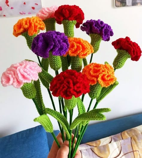 Paso a paso Easy Crochet Bookmarks, Crochet Poppy, Crochet Flowers Free Pattern, Crocheted Flowers, Crochet Plant, Carnation Flower, Crochet Bookmarks, Crochet Flower Tutorial, Crochet Rose