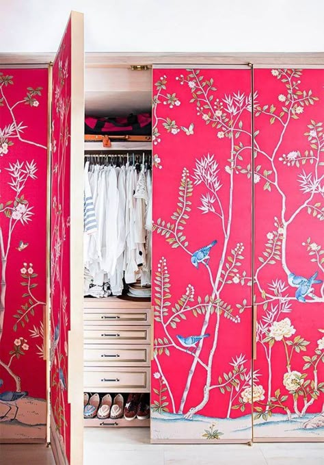 6 Creative Accent Wall Ideas To Make A Statement In Your Room Dold Dörr, Creative Closets, Sunday Inspiration, Closet Decor, Small Closet, Chinoiserie Chic, Dressing Rooms, Closet Door, Inspirational Wallpapers