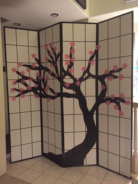 Diy Chinese Party Decorations, Japanese Decor Ideas Party, Japanese Decor Ideas Diy, Asia Themed Classroom, Cherry Blossom Classroom Decoration, Japan Themed Party Decorations, China Themed Party, China Decorations For Classroom, Japan Party Theme