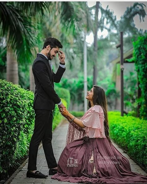 भारतीय दुल्हन संबंधी, शादी की तस्वीरें, Wedding Couple Pictures, Pre Wedding Photoshoot Props, Pre Wedding Photoshoot Outfit, Wedding Shoot Ideas, Wedding Couple Photography, Indian Wedding Photography Couples, Engagement Photography Poses