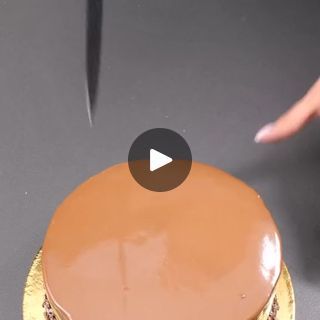 203K views · 901 reactions | Everybody gets a slice 🎂 #hacksoflife #kitchenhacks #caketok #learnontiktok | Recipe Maestro | Recipe Maestro · Original audio Bitesize Desserts, Flan Coco, Recetas Salvadorenas, Cake Portions, Butter Pecan Cake, Torte Cupcake, Pecan Cake, Wedding Cakes With Cupcakes, Brownie Cake