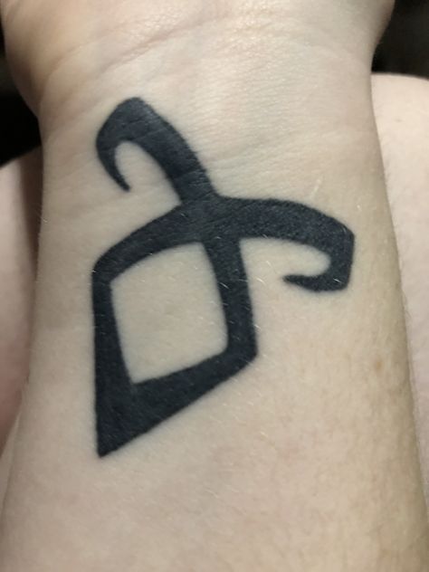 Angelic Power rune Angelic Rune Tattoo, Angelic Power Rune, Rune Tattoo, Shadow Hunters, Japanese Tattoo, Shadowhunters, Bad Boy, Jesus Fish Tattoo, Runes