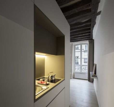 edb studio minimal apartment designboom Small Apartment Architecture, Minimal Apartment, Hallway Shoe Storage, Mini Apartments, Micro Apartment, Multifunctional Space, Japanese Interior Design, Minimalist Apartment, Micro House