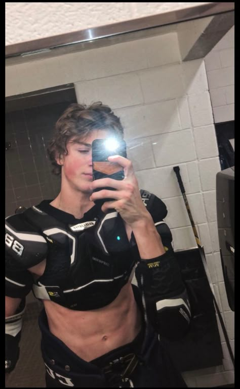 Johnny Kavanagh, Hockey Outfits, Hockey Girlfriend, Lacrosse Boys, Boys Hockey, Jack Hughes, Hockey Guys, Cute Guy Pics, Hot Hockey Players