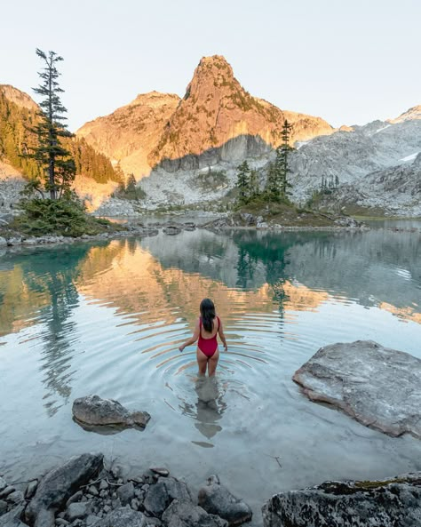 Squamish British Columbia, Sea To Sky Highway, Columbia Travel, British Colombia, British Columbia Travel, Washington Hikes, Group Of 8, Racer Motorcycle, Adventure Aesthetic