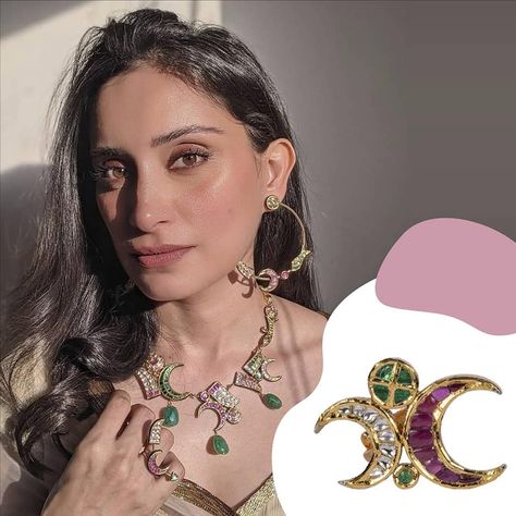 If you plan on including more fine jewellery picks for your daywear ensembles, take a cue from Amrita Thakur’s chic colourful necklace by Mumbai’s Uncut by Aditi Amin. The neckpiece makes use of some unpredictable and fluid design movements which makes it all the more transitional as a statement number. #amarisbyprernarajpal #amritathakur #contemporaryjewelry #jewellerydesign #contemporarynecklace #finejewelry #highjewelry #luxuryjewelry #finejewels #jewellerycollection #urbanjewelry Amrita Thakur, Urban Jewelry, Contemporary Necklace, Fluid Design, Design Movements, Fine Jewels, Colourful Necklace, Contemporary Jewelry, Fine Jewellery