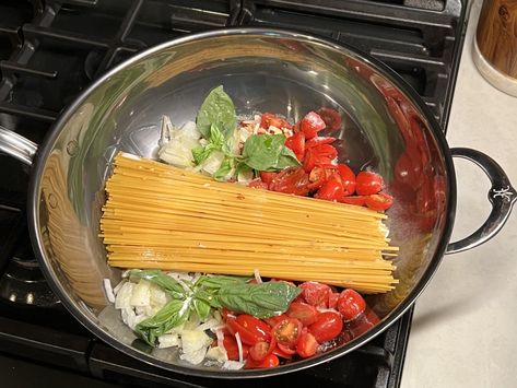 Martha Stewart's One-Pan Pasta Review (with Video) - Parade: Entertainment, Recipes, Health, Life, Holidays Pan Pasta, One Pan Recipes, Yummy Pancake Recipe, One Pan Pasta, Easy Pasta Dinner, Martha Stewart Recipes, Make Pasta, One Pot Pasta Recipes, Broccoli Pasta