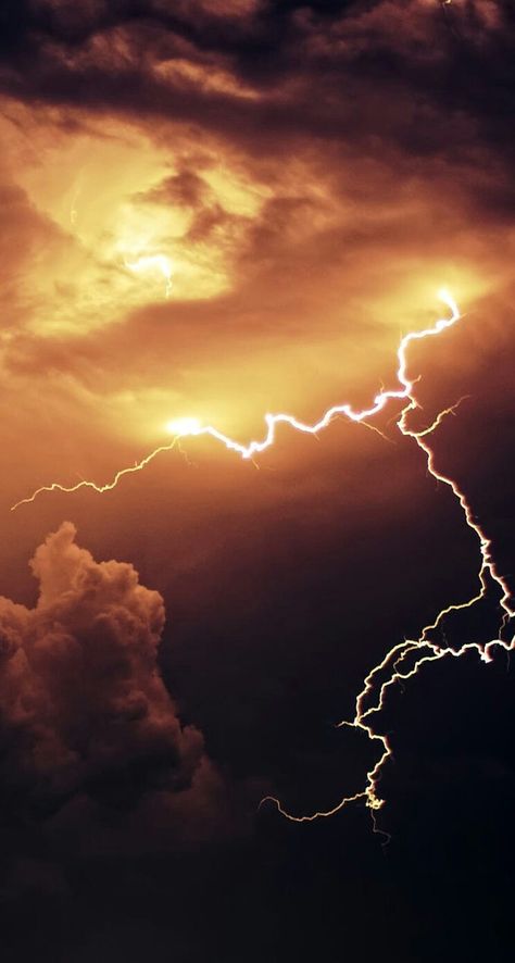 Lighting Storm, Storm Wallpaper, Lightning Photography, Wild Weather, Thunder And Lightning, Lightning Storm, Weather Photos, Lightning Strikes, Storm Clouds