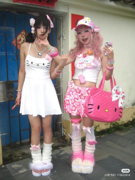 Gal Outfits Japan, Garyu Aesthetic Outfits, Summer Outfits Kawaii, Gyaru Simple Outfit, Modest Gyaru, Gyrua Fashion, Gyaru Summer Outfits, Hello Kitty Outfit Ideas, Gyaru Fashion Summer