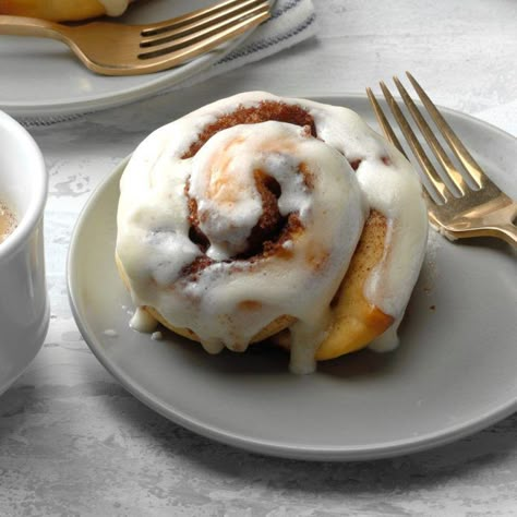 Best Cinnamon Roll Recipe, Overnight Cinnamon Rolls, Cinnamon Roll Recipes, Cinnamon Roll French Toast, Caramel Rolls, Best Cinnamon Rolls, Baked Rolls, Sweet Dough, Taste Of Home Recipes