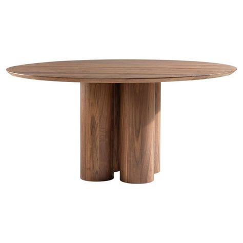 Kluskens Jumbo Dining Table | See more antique and modern Dining Room Tables at https://www.1stdibs.com/furniture/tables/dining-room-tables Walnut Round Table, Wooden Table Round, Round Walnut Dining Table, Big Round Dining Table, Round Table With Leaf, Round Table Wood, Round Table Legs, Wooden Round Dining Table, Expandable Round Dining Table