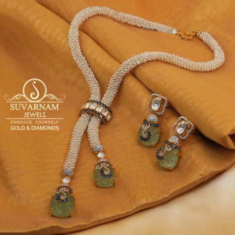 An enchanting play of colours, these Italian designs are must-haves in your jewellery box, for they bring a touch of colour to your outfits. #suvrnam #suvarnamjewels For more details you can contact : +91 +91 80000 00246 or visit us at Sai Datta Arcade 2nd floor, Himayathnagar, Hyderabad, Telangana. #jewellery #diamondjewellery #diamondcollection #diamondnecklace #diamondforyou #diamondcollection #bridalcollection #suvarnam #necklace #diamondneckalcedesigns #italianjewellerycollection Italian Gold Necklace Designs, Italian Pendant Set, Italian Jewellery Design, Gold Chain Italian Design, Italian Jwellary, Luxury Meenakari Gold Plated Necklaces, Italian Jewelry, Royal Jewelry, 2nd Floor