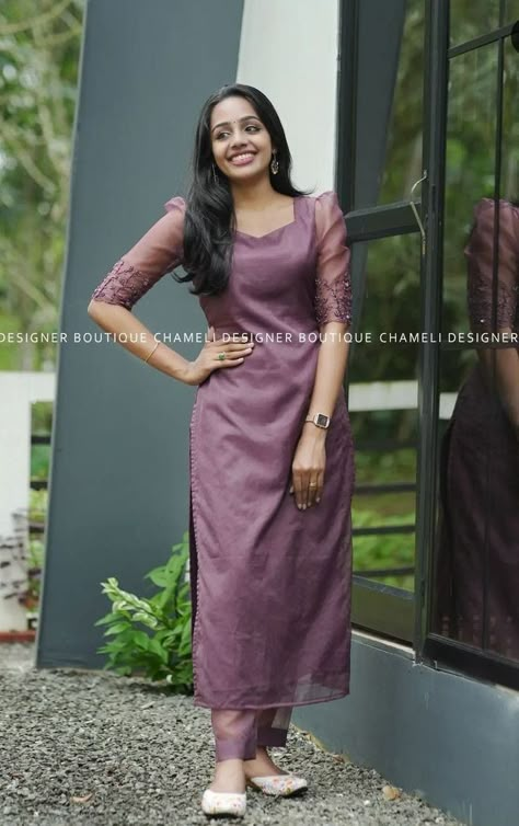 Slitted Churidar Designs, Farewell Churidar Ideas, Kurtha Poses Photo Shoot, Pattu Saree Into Dress Convert, Floral Organza Kurti Designs Latest, Churidhar Designs Latest, Kurti Plazo Fashion Styles, Kurti Models For Stitching, Chudithar Designs For Stitching