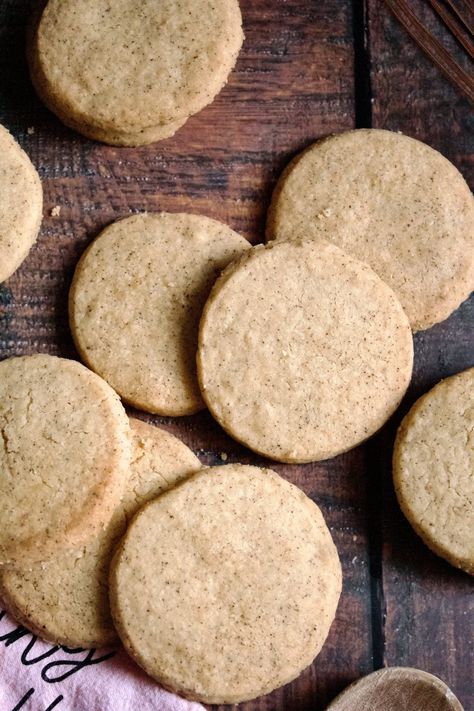 Brown Butter Shortbread — Poetry & Pies Brown Butter Shortbread, Butter Shortbread Cookies, Butter Shortbread, Easy To Make Cookies, Summer Baking, Shortbread Cookie Recipe, Browned Butter, Butter Pecan, Cookie Exchange