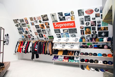 Image of Supreme for Dover Street Market New York T-Shirt Hypebeast Bedroom, Supreme Store, Sneakerhead Room, Supreme Clothing, Hypebeast Room, Hype Beast, Dover Street Market, Street Market, Store Ideas