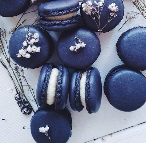 Blue Macaroons, Blue Food, French Macarons, Macaroons, The Blues, Something Blue, Classic Blue, Blue Aesthetic, Blue Wedding