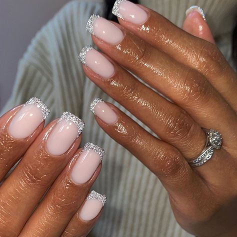 silver glitter french tips, wedding nail art designs, wedding nails 2022 Silver Tip Nails, One Glitter Nails, What Nails, Glitter French Nails, Glitter Tip Nails, Glitter French Tips, Glitter French Manicure, Silver Glitter Nails, White And Silver Nails