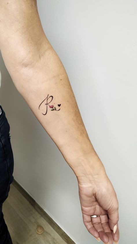 R Font Tattoo, Letter R Tattoo Ideas Design, Letter R Tattoo Ideas, R Letter Tattoo Design, R Tattoo Letter, Letter R Tattoo, Small Letter Tattoo, Hand Tattoo Images, Memorial Tattoo Ideas