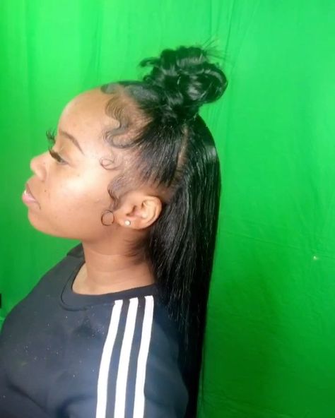 NeNe ✨ on Instagram: “WHO ELSE LIKE GHETTO BABY HAIRS?? 2 bun half up quick weave with barbiee bundles 😍😍😍 @falaliyah . CLICK THE LINK IN MY BIO TO BOOK YOUR…” Two Bun Half Up Half Down, Half Up Quick Weave, 2 Buns Half Up Half Down, Two Buns Half Up Half Down, Frontal Hair Styles, Half Up Half Down Bun, 2 Buns, Down Hairstyles Black Women, Pink Short Hair