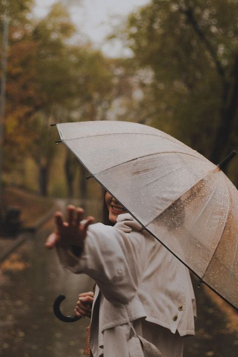 Umbrella Photoshoot, Rainy Photoshoot, Rainy Day Photography, Umbrella Photography, Umbrella Photo, Rain Photo, 사진 촬영 포즈, Photo Work, Stylish Photo Pose