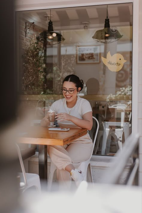 Cafe Photoshoot Ideas Coffee Shop, Cafe Ambience, Coffee Photoshoot, Library Photo Shoot, Personal Branding Inspiration, Breakfast Photography, Coffee Shop Branding, Business Portrait Photography, Coffee Shop Photography