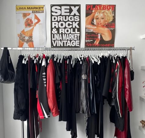 Rockstar Girlfriend Aesthetic Room Decor, Rock And Roll Apartment, Rockstar Apartment Aesthetic, Rock Star Bedroom, Rockstar Decor, Rockstar Room Decor, Emo House Decor, Rockstar Apartment, Rockstar Girlfriend Room