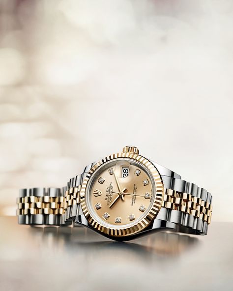 Oyster Perpetual Lady-Datejust. Prestige and elegance. #Rolex #LadyDatejust #101031 Woman’s Rolex Watch, Rolex Oyster Perpetual Datejust Women, Womens Rolex Watches Datejust, Rolex Dayjust Woman, Women’s Rolex Watches, Rolex Datejust 31 Women, Rolex For Women, Designer Watches Women, Women Rolex Watches