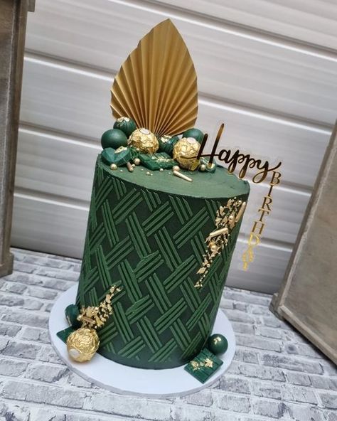 Graduation Cake Ideas Green And Gold, Green And Gold Cakes Birthday, Green And Gold Cake Birthday For Men, Green Black And Gold Birthday Cake, Two Tier Green Cake, Dark Green And Gold Cake, Green Birthday Cakes For Men, Birthday Cake Green And Gold, Green Cake For Men