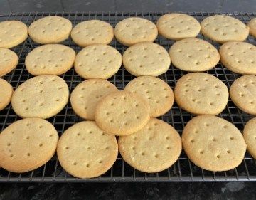 Geoff's Baking Blog - Tasty Baking Ideas, and more Easy Biscuit Recipe, Ginger Biscuits, Biscuits Easy, Caraway Seeds, Tasty Baking, Baking Blog, Tea Or Coffee, Fun Cup, Baking Ideas