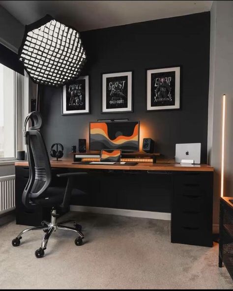 Black Wall Office, Dark Grey Office, Home Office Library Ideas, Casa Rock, Home Office Vintage, Bedroom Office Combo, Dark Office, Bedroom Workspace, Work Desk Decor