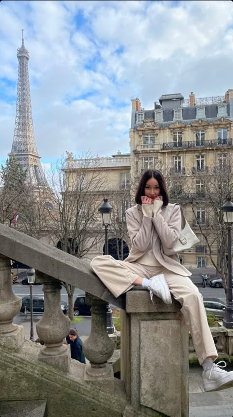 Paris Trip Outfits, Paris Photo Ideas, Paris Travel Photography, Paris Winter, Paris Vibes, Paris Inspired, 사진 촬영 포즈, Europe Photos, Paris Pictures