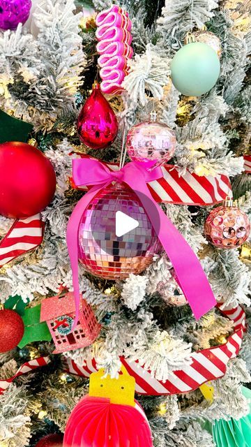 Kara Whitten on Instagram: "✨ DIY ombré disco ball ornaments! ✨ Tutorial below: Supplies: Tim Holtz alcohol ink (carried in most craft stores) Disco balls (grab cheap@ones from five below or off Amazon) Makeup sponges Optional - rubbing alcohol to clean up any messes, gloves because the ink can get messy! Add a bit of ink to a sponge and dab on your disco ball. Repeat the process to cover the disco ball with all the colors you like blending them together as needed to create the ombré look. Let dry (about an hour and then they are ready to hang. I haven’t had issues with scratching or peeling of the ink and I don’t seal mine. The ink is on there well unless you use rubbing alcohol to remove it. But feel free to give us a coat of clear glossy spray to seal it." Disco Ball Ornaments Diy, Disco Ball Ornaments, Confetti Ornaments, Diy Santa Hat, Disco Ball Christmas, Amazon Makeup, Disco Decorations, Diy Ombre, Makeup Sponges